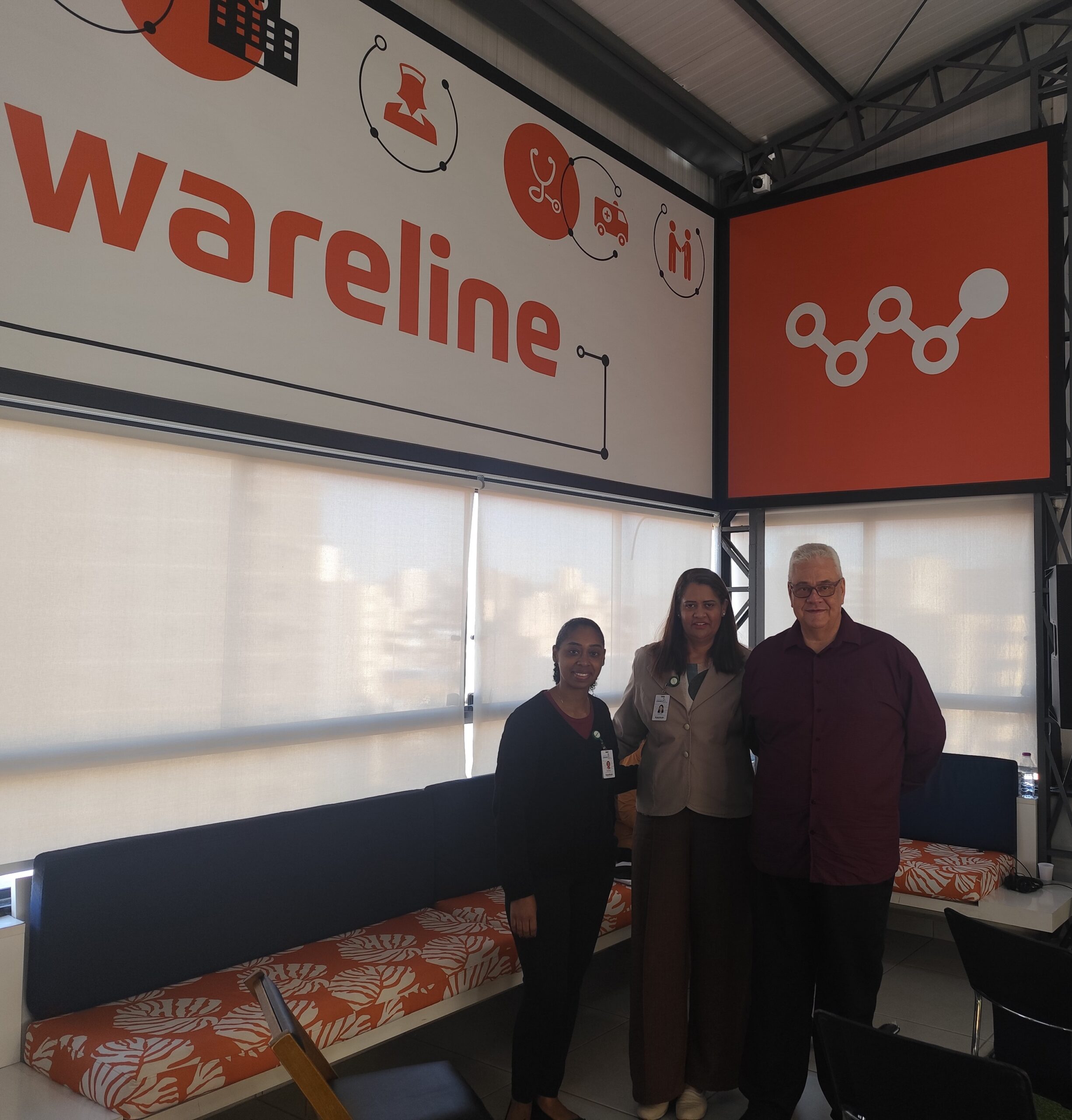 Alexandre Tomanik Adolpho (Supervisor Tecnologia da Informação e Comunicações Hospital GRENDACC) Patrícia de Andrade Silva (Coordenação de Enfermagem Hospital GRENDACC) Claudia Pereira dos Santos (Coordenadora de Faturamento Hospital GRENDACC)